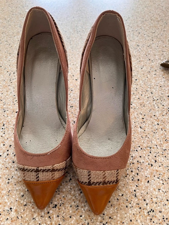PaperMints Shoes - Pointed Toe Mixed-Material Pumps in Dusty Rose and Tan
